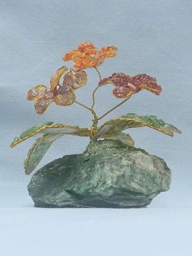 Drei Blumen (± 7 cm) mit Amethyst, Karneol und Jaspis